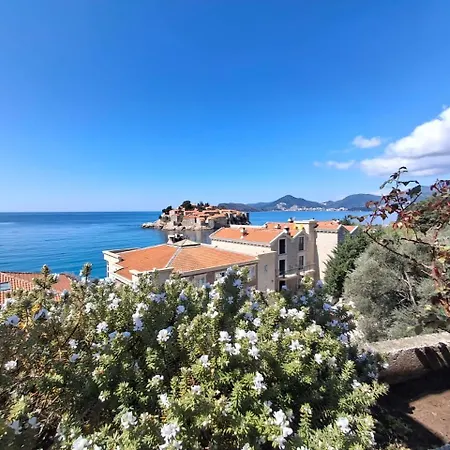 Daire Sveti Stefan Family Budva
