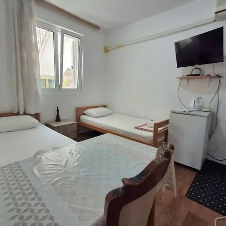 Sveti Stefan Family Daire Budva