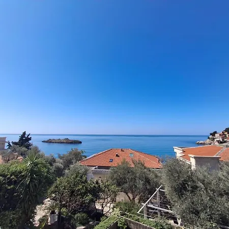 Sveti Stefan Family *