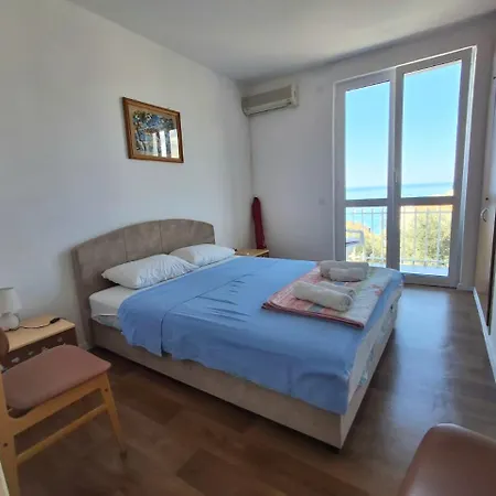 Sveti Stefan Family