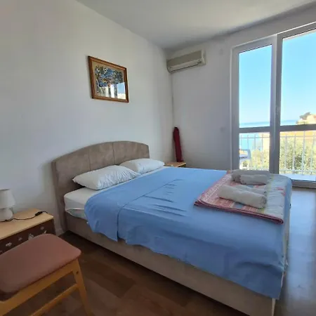 Sveti Stefan Family