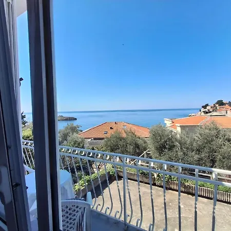 Sveti Stefan Family *